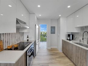 1057 Hillsboro Mile 612, Hillsboro Beach FL 33062