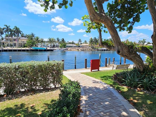 1057 Hillsboro Mile 612, Hillsboro Beach FL 33062