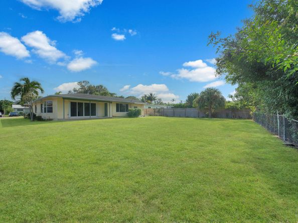 2022 Collier Avenue, Lake Worth FL 33461