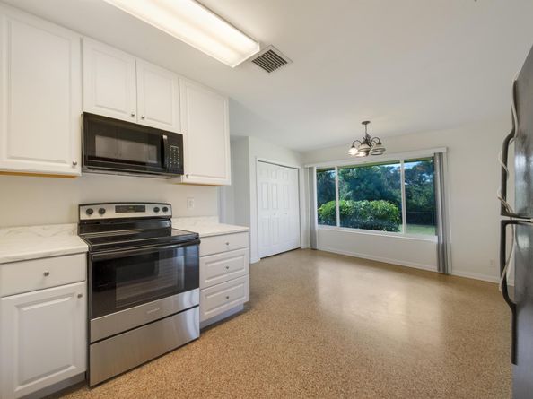 2022 Collier Avenue, Lake Worth FL 33461