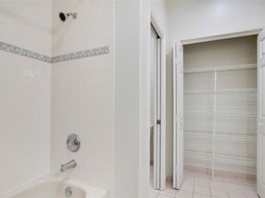 320 NE 7th Ave, Fort Lauderdale FL 33301