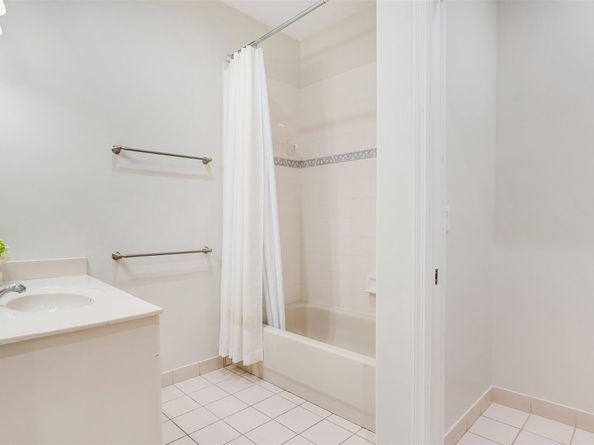 320 NE 7th Ave, Fort Lauderdale FL 33301