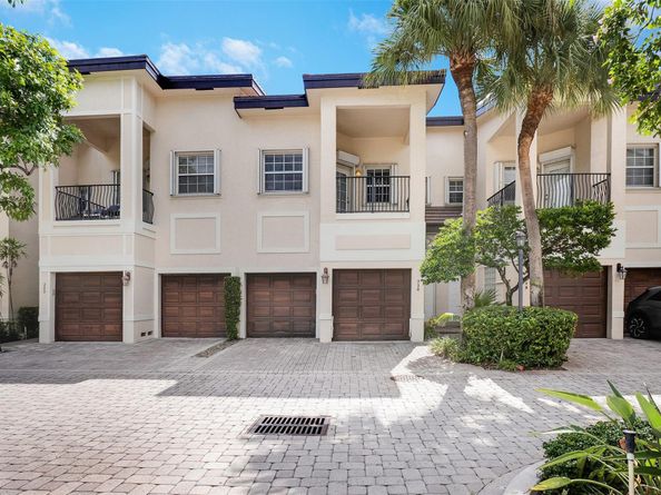 320 NE 7th Ave, Fort Lauderdale FL 33301