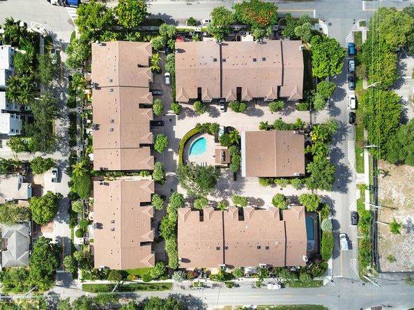 320 NE 7th Ave, Fort Lauderdale FL 33301