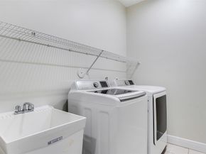 320 NE 7th Ave, Fort Lauderdale FL 33301