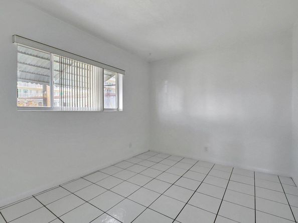 2304 Lake Osborne Drive 10, Lake Worth Beach FL 33461
