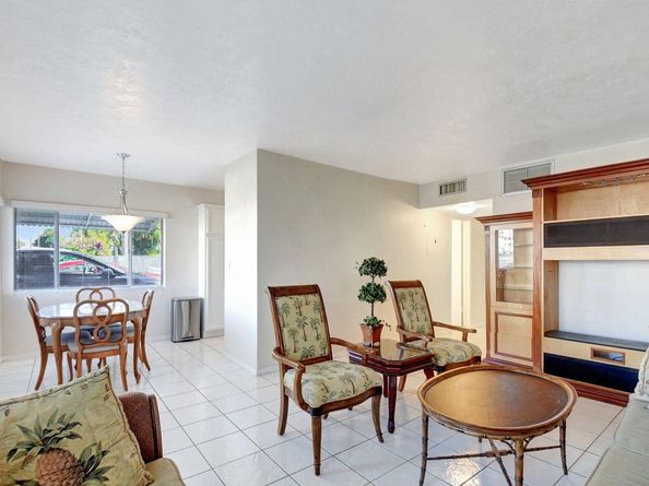 2304 Lake Osborne Drive 10, Lake Worth Beach FL 33461