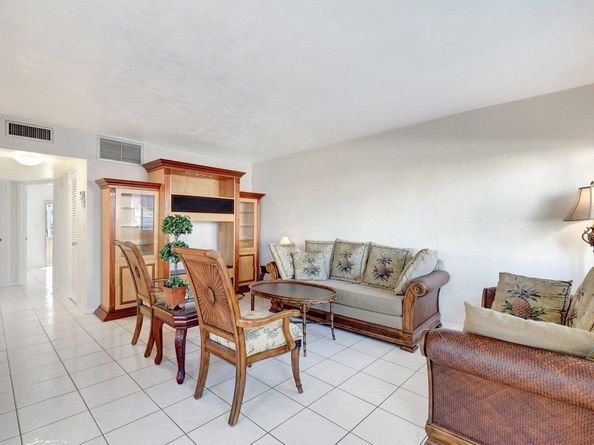 2304 Lake Osborne Drive 10, Lake Worth Beach FL 33461