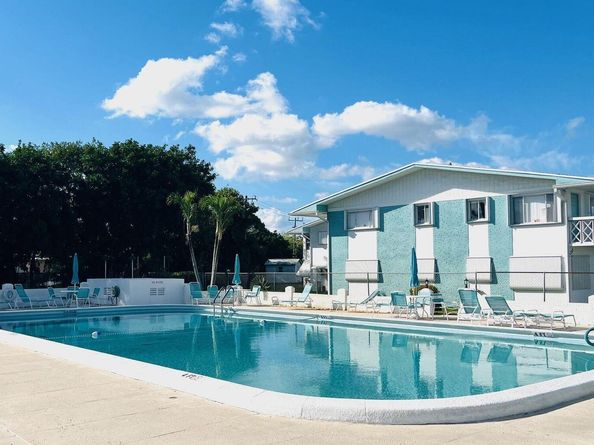 2304 Lake Osborne Drive 10, Lake Worth Beach FL 33461