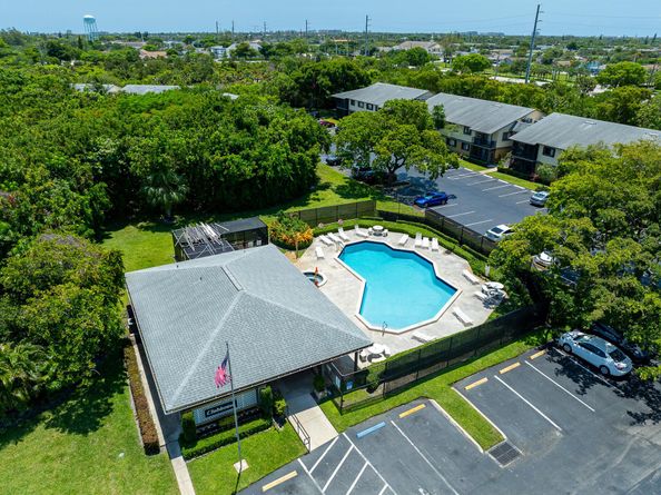 610 Trace Circle 206, Deerfield Beach FL 33441