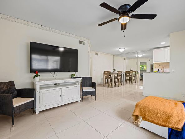 610 Trace Circle 206, Deerfield Beach FL 33441