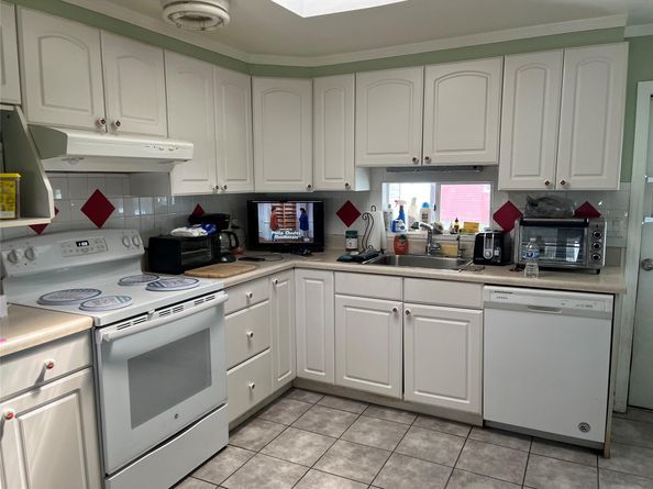 8511 SW 20th Ct, Davie FL 33324