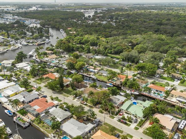 2100 SW 23rd Terrace, Fort Lauderdale FL 33312