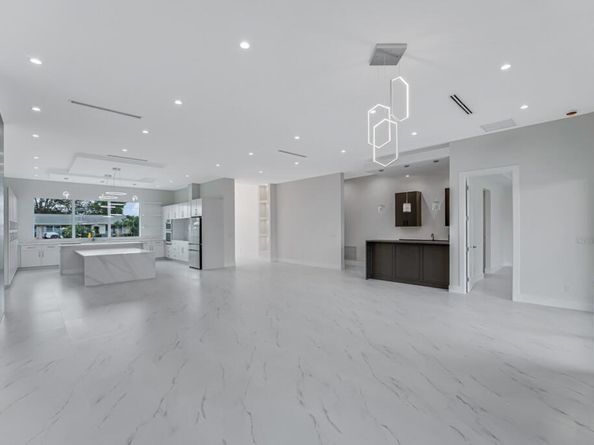 68 W Plumosa Lane, Lake Worth FL 33467