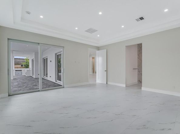 68 W Plumosa Lane, Lake Worth FL 33467