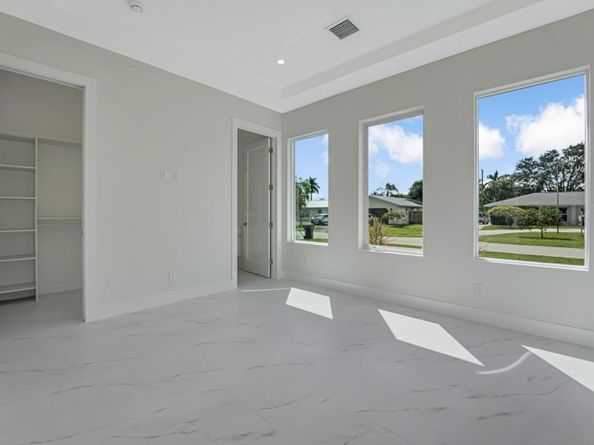 68 W Plumosa Lane, Lake Worth FL 33467