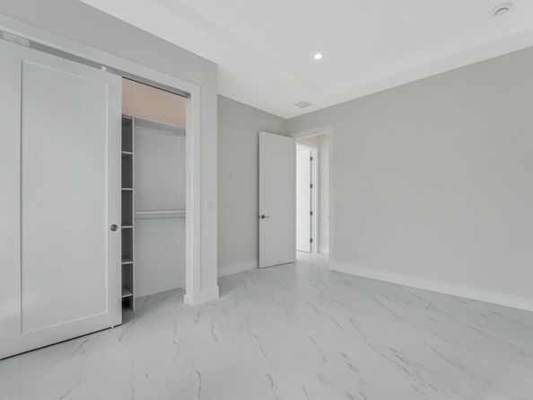 68 W Plumosa Lane, Lake Worth FL 33467