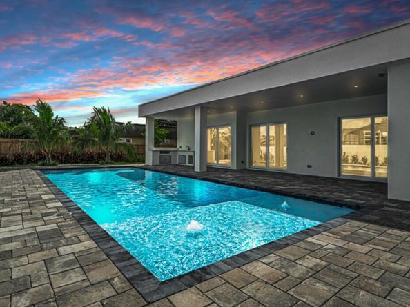 68 W Plumosa Lane, Lake Worth FL 33467