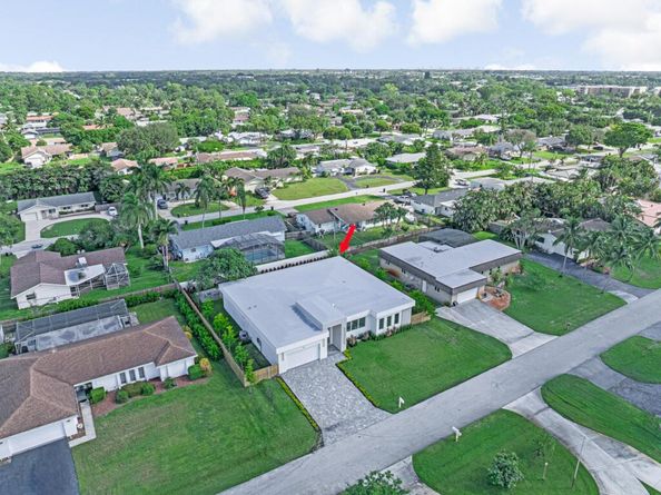 68 W Plumosa Lane, Lake Worth FL 33467