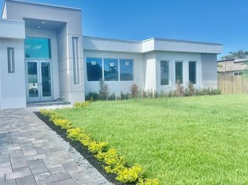 68 W Plumosa Lane