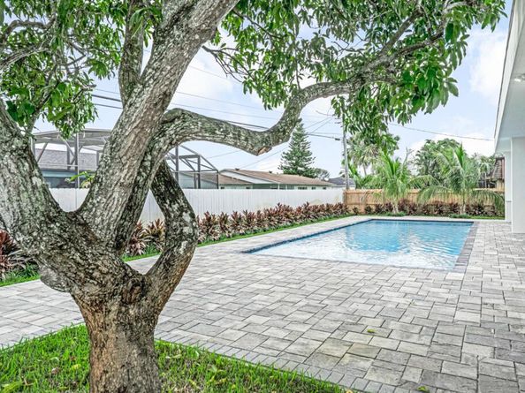 68 W Plumosa Lane, Lake Worth FL 33467