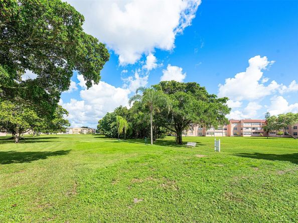 9681 Sunrise Lakes Blvd 201, Sunrise FL 33322