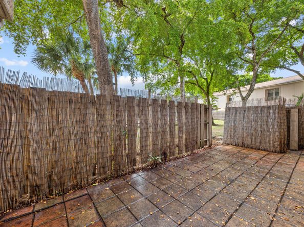 841 NW 82nd Avenue 2, Plantation FL 33324