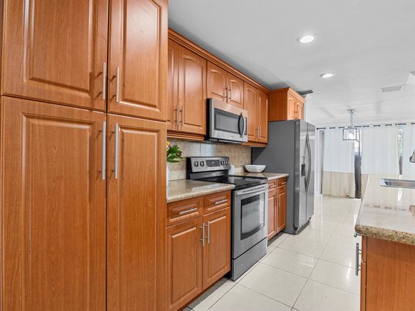 841 NW 82nd Avenue 2, Plantation FL 33324
