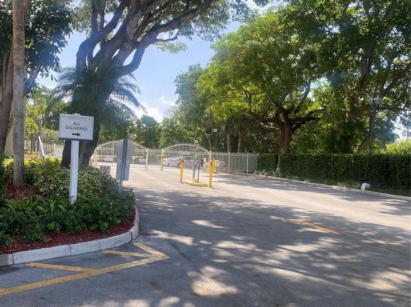 1800 N Andrews Ave 2F, Fort Lauderdale FL 33311