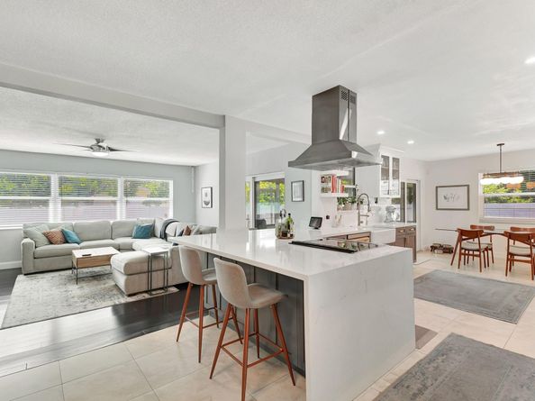 213 NE 2nd Ave, Dania Beach FL 33004