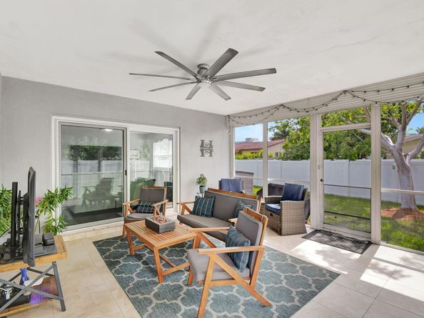 213 NE 2nd Ave, Dania Beach FL 33004