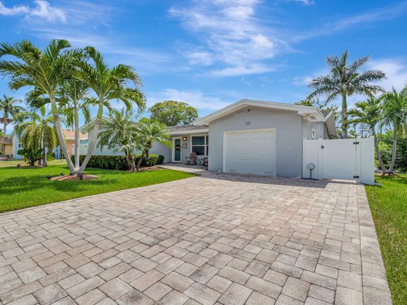 213 NE 2nd Ave, Dania Beach FL 33004