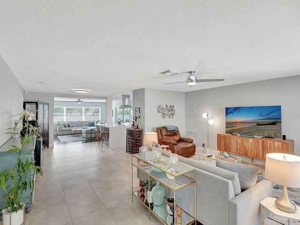 213 NE 2nd Ave, Dania Beach FL 33004