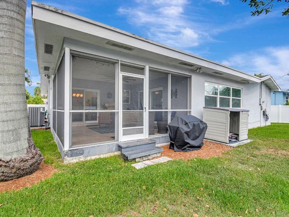 213 NE 2nd Ave, Dania Beach FL 33004