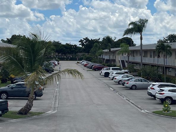 7355 NW 5th 205, Margate FL 33063