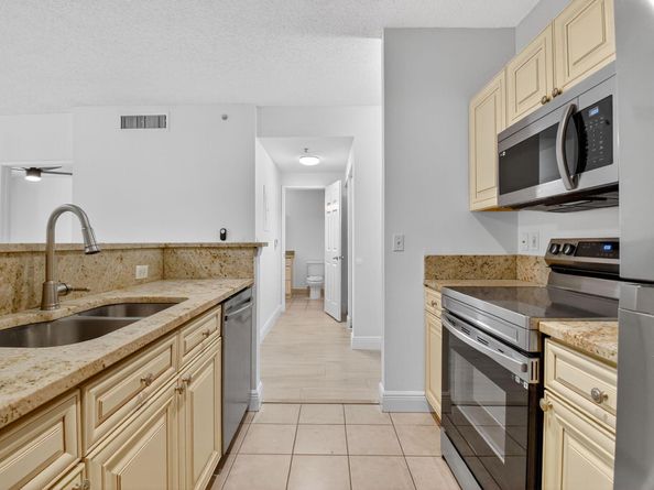 720 S Sapodilla Avenue 412, West Palm Beach FL 33401