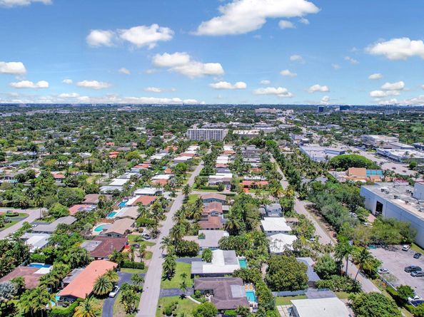 3488 NE 19th Ave, Oakland Park FL 33306