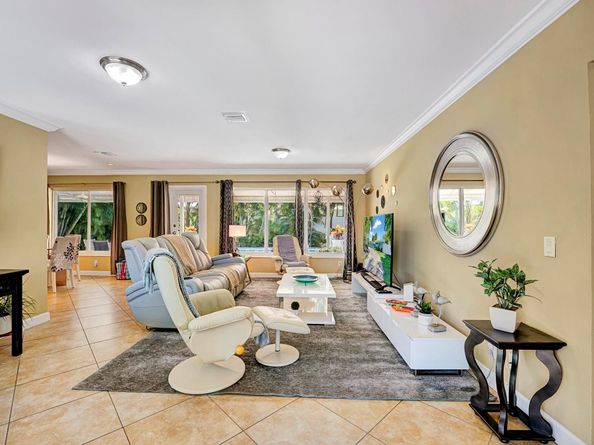 3488 NE 19th Ave, Oakland Park FL 33306