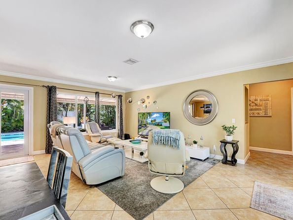 3488 NE 19th Ave, Oakland Park FL 33306