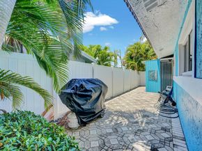 3488 NE 19th Ave, Oakland Park FL 33306