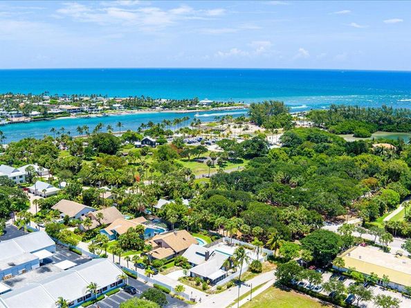 901 Sandy Oaks Drive, Jupiter FL 33477