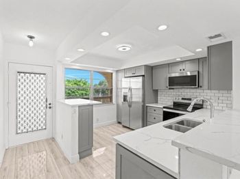 2304 Lucaya Ln