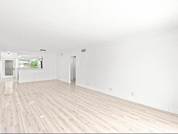 2304 Lucaya Ln B4, Coconut Creek FL 33066