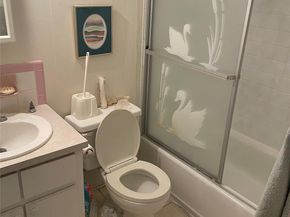 8581 SW 20th Pl, Davie FL 33324