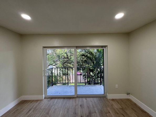 809 W Oakland Park Blvd J10, Oakland Park FL 33311