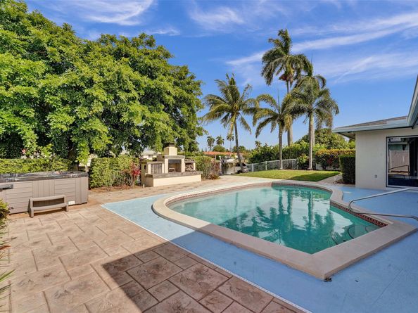 351 SE 6th Ave, Pompano Beach FL 33060
