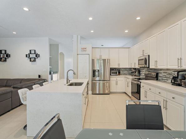 19397 Stonebrook St, Weston FL 33332
