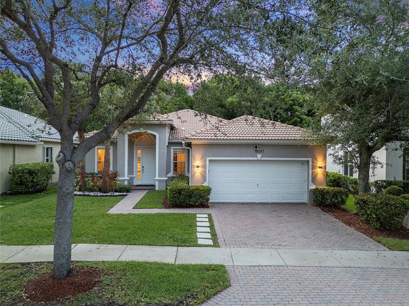 19397 Stonebrook St, Weston FL 33332
