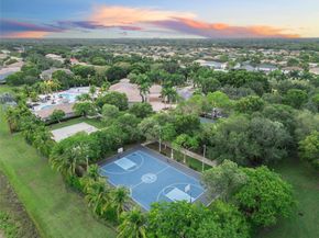 19397 Stonebrook St, Weston FL 33332