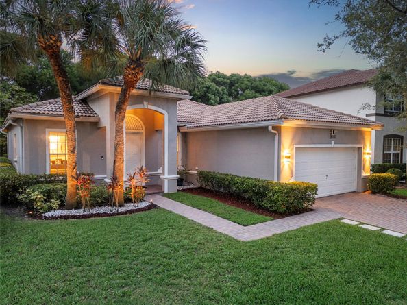 19397 Stonebrook St, Weston FL 33332